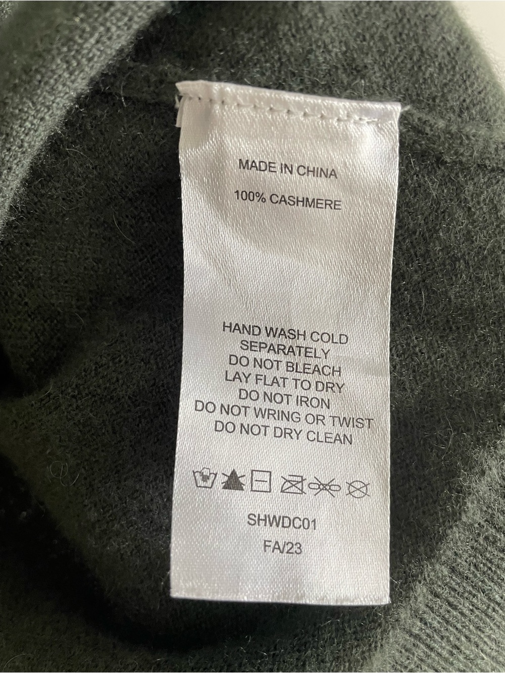 Quince Men's Mongolian Cashmere V Neck Sweater Moss Green Quiet Luxury - Picture 8 of 8